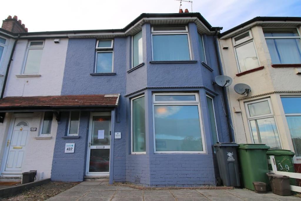 Large Modern House By Property Promise Cardiff Exterior foto
